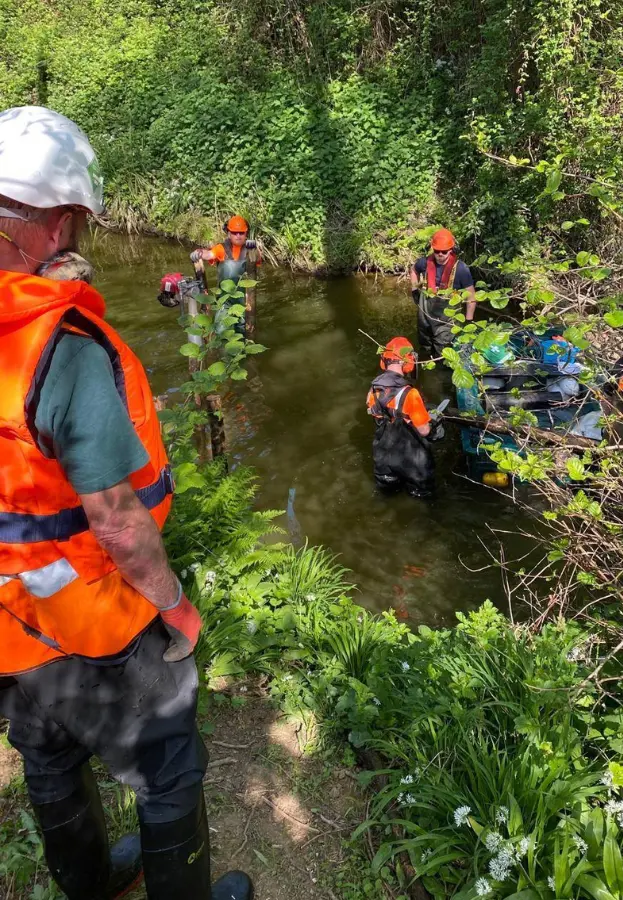 Tidal and Semi-Submerged Sites: Managing UXO Risk 3 UXO Risk Mitigation in the River Medway
